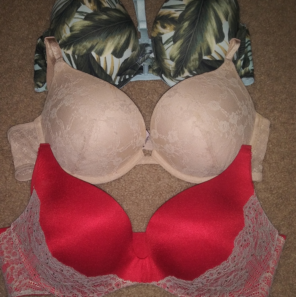 Set of (3) NEW Victoria's Secret Push-up Bras 36C